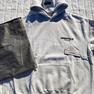 Essentials hoodie FEAR OF GOD size M light oatmeal  Never worn0496